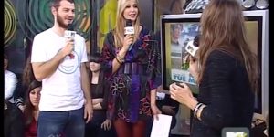 Elena Santarelli in collant rossi: un video da non perdere